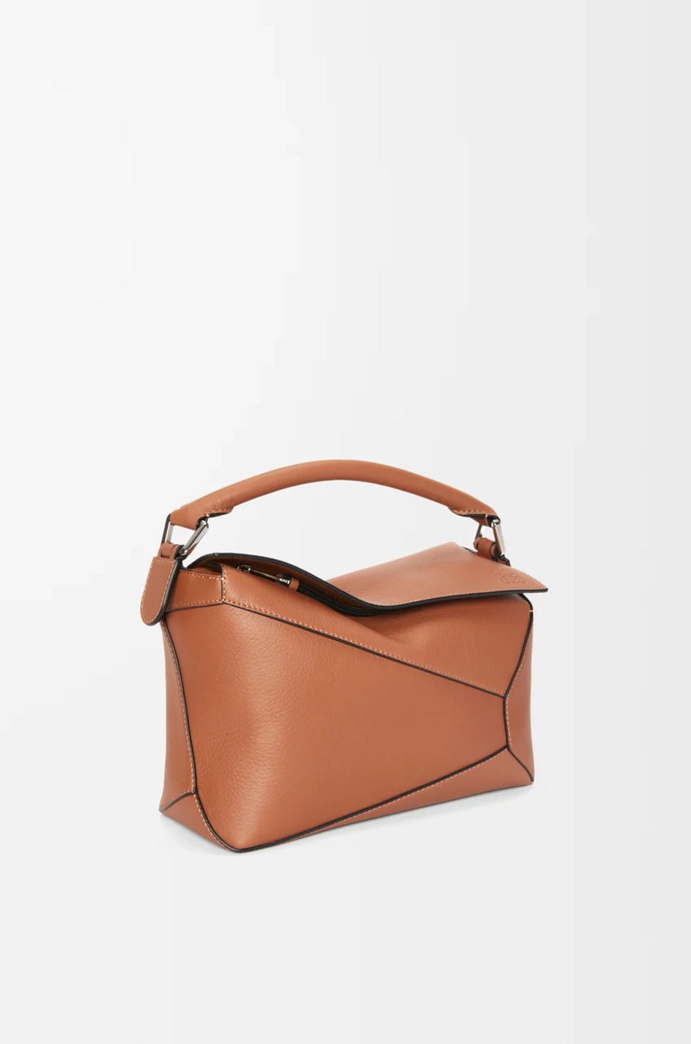 Loewe Маленькая сумка Puzzle Edge из классической телячьей кожи, коричневый