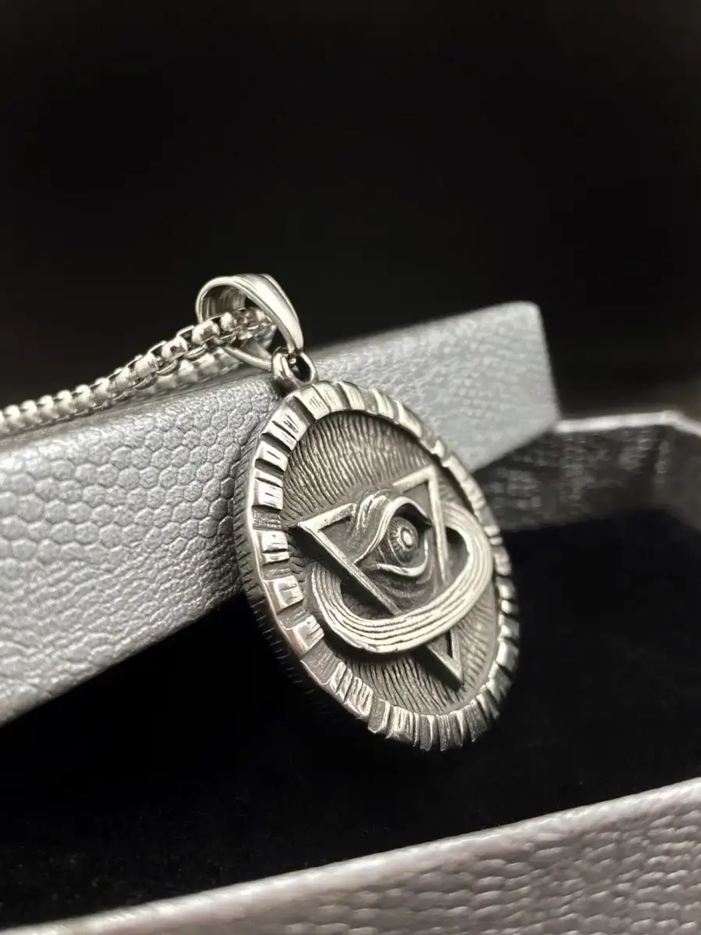 Магический кулон оберег амулет Пирамида с Глазом на цепочке