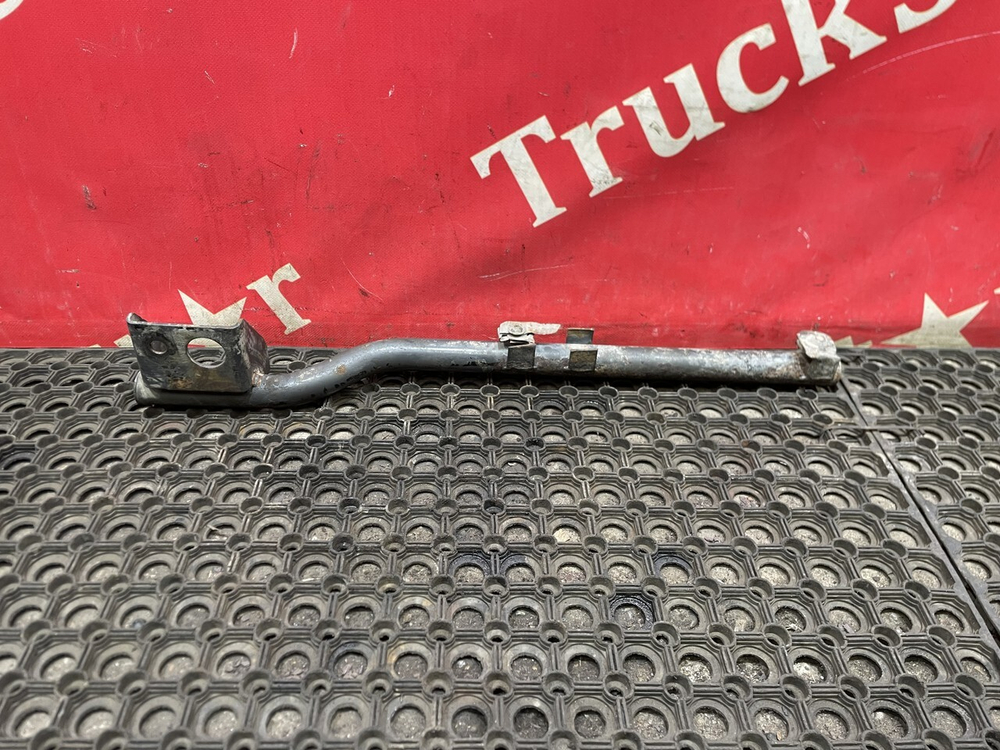 Кронштейн крыла переднего правого