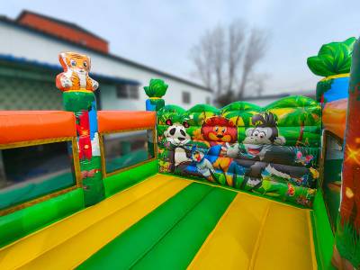 Коммерческий надувной батут «В гостях у зайки» 4*4*3 м, без горки