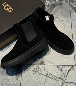 UGG