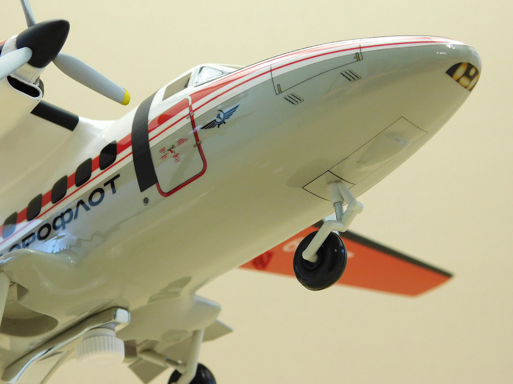 Модель самолета Л-410УВП (М1:48, Аэрофлот СССР-67357) с шасси