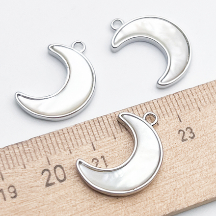 Подвеска Месяц, цвет серебро (родий), перламутр, размер 21*15 мм, цена за 1 шт