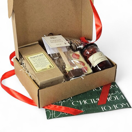 Подарочная коробка "Уютный праздник"