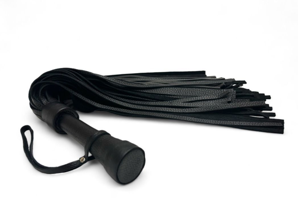 Черная профессиональная плеть Luxury Arsenal - 55 см. (Цвет: черный)