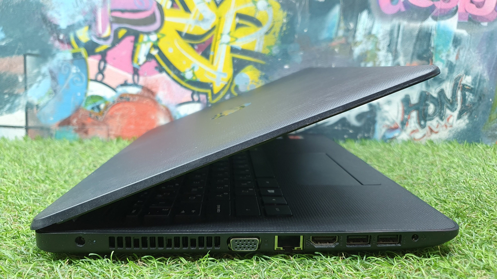 Игровой HP i5-7/8 Gb/Radeon R5 M330 4 Gb/FHD