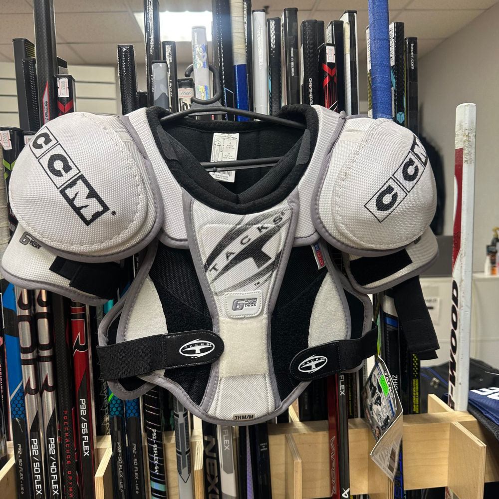 CCM tacks 652 JR M