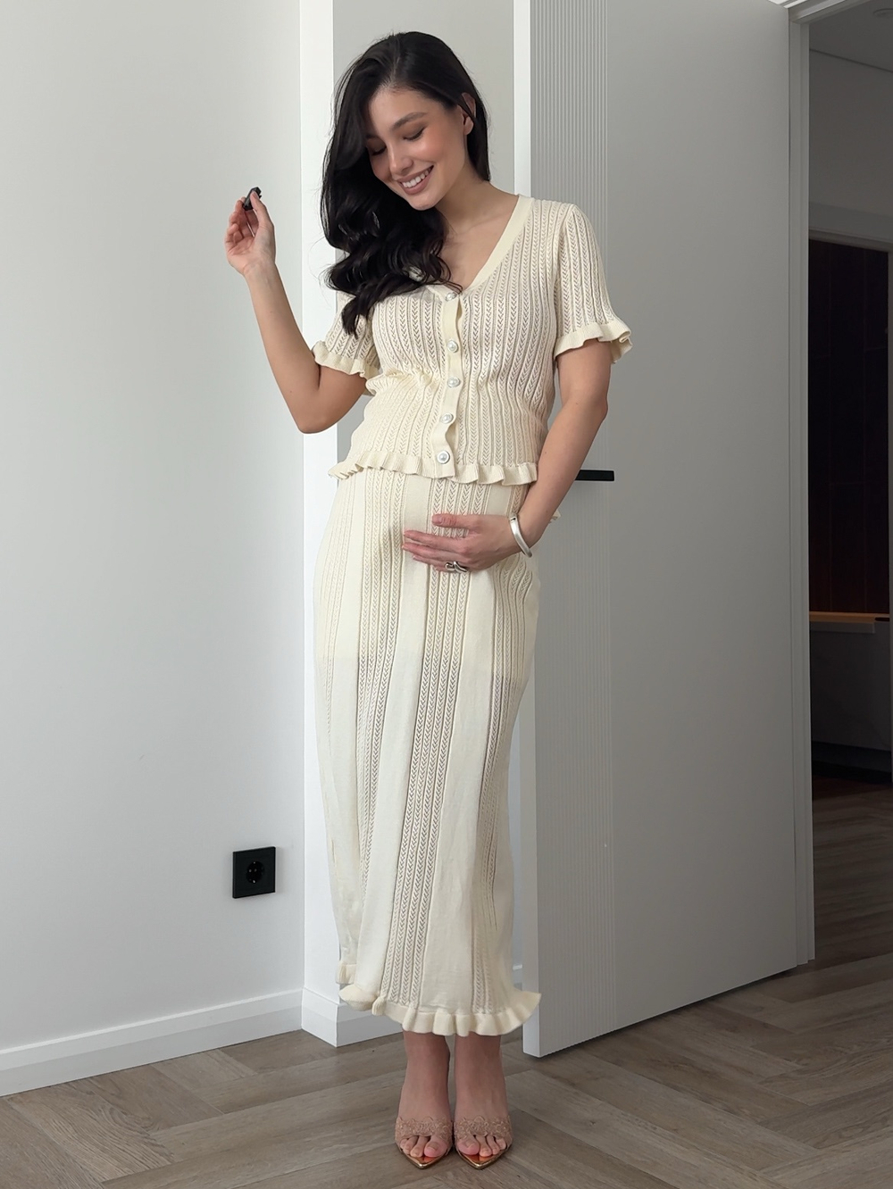 Комплект вязаный, ажурный, с рюшами, юбка и кардиган