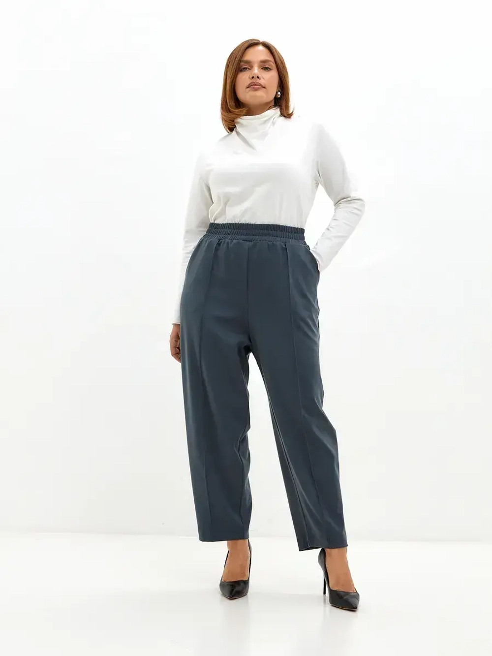 Брюки бананы со стрелками графит