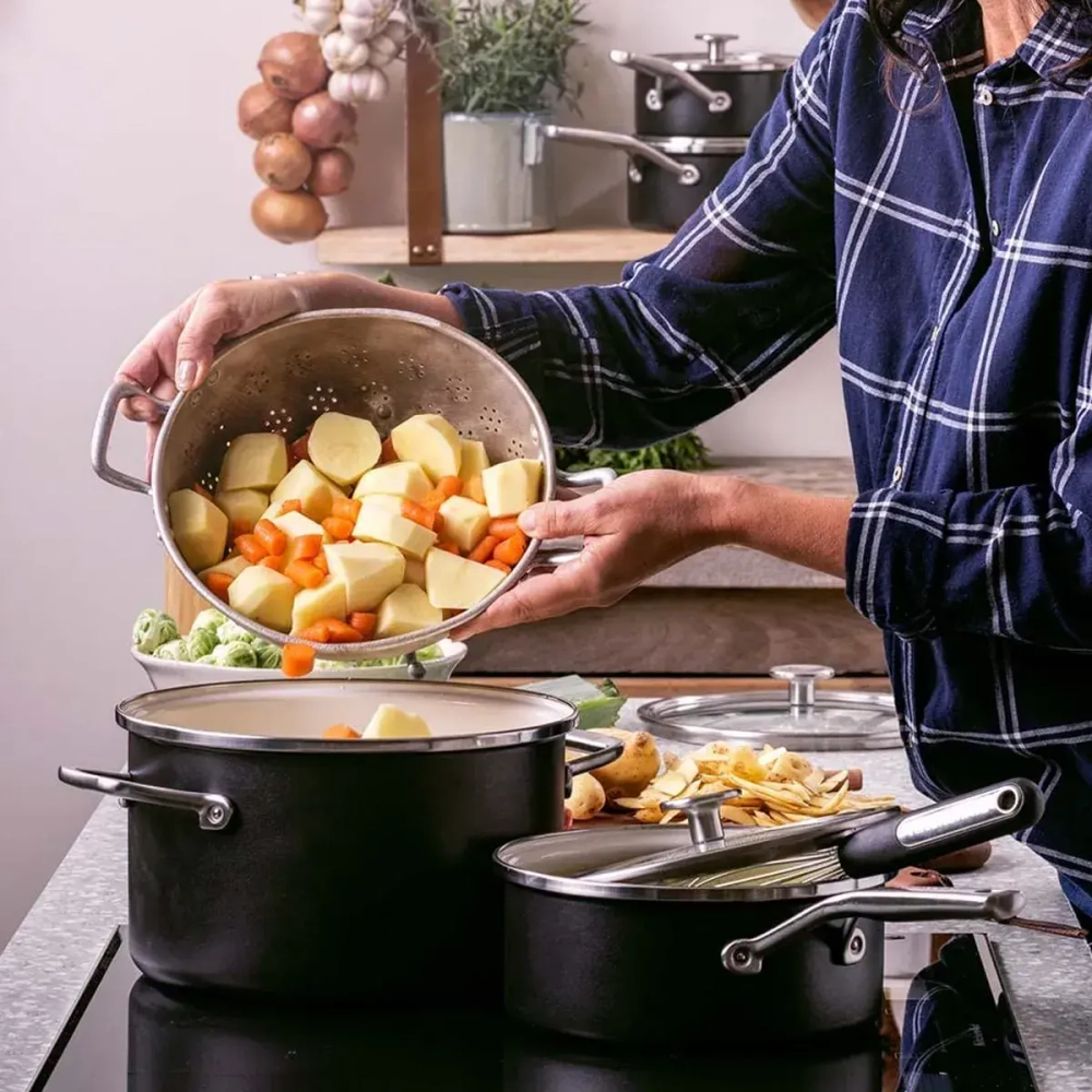 KitchenAid Кастрюля Steel Core Enamel 20 см 3,7 л с крышкой матовая черная