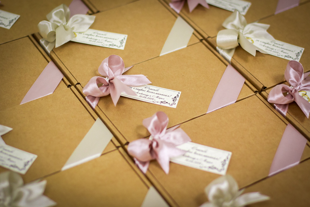 Подарок гостям на свадьбе на розыгрыши и конкурсы