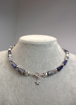 Колье-чокер из содалита «Полуночный ритм»