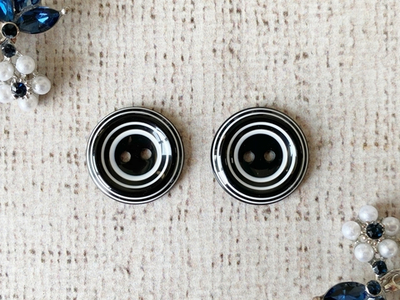 Пуговицы, d 2,2 см, 2 прокола