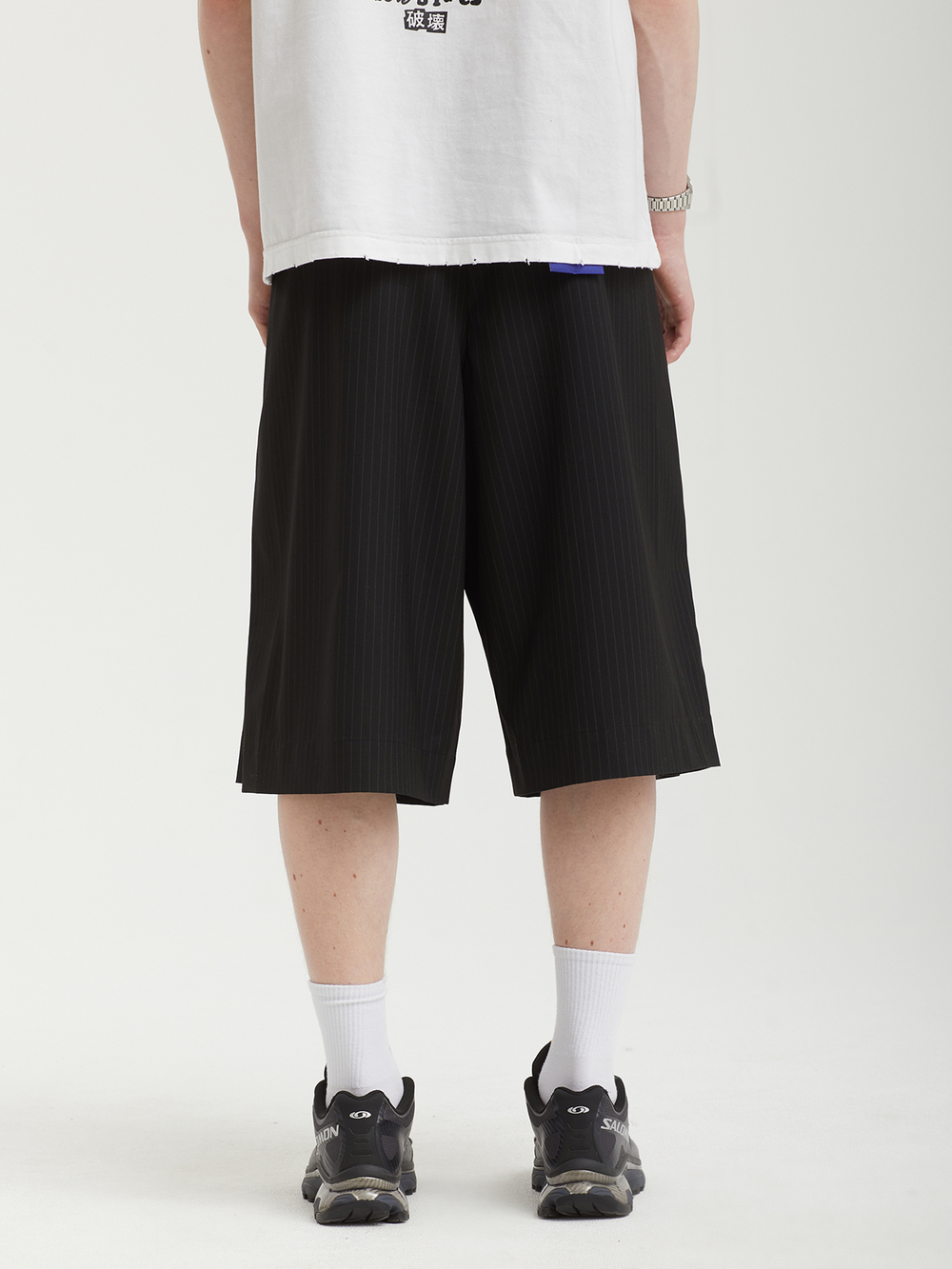 Мужские Шорты One Tuck Stripe Bermuda