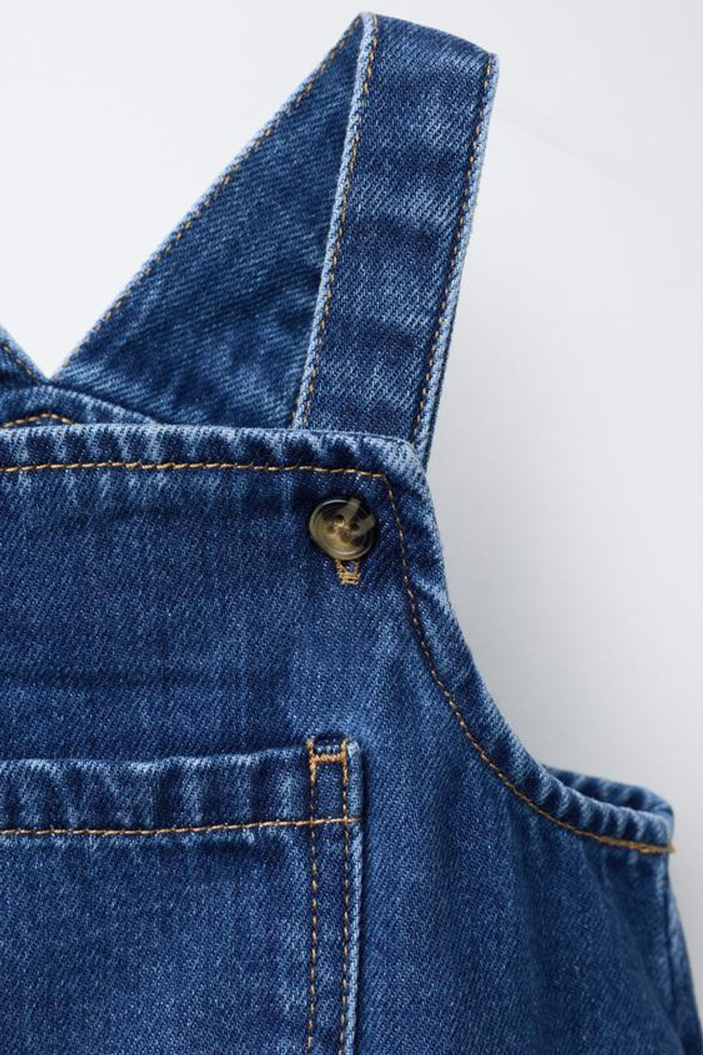 ZARA МЯГКИЙ ДЖИНСОВЫЙ КОМБИНЕЗОН, ВЫЦВЕТШИЙ СИНИЙ