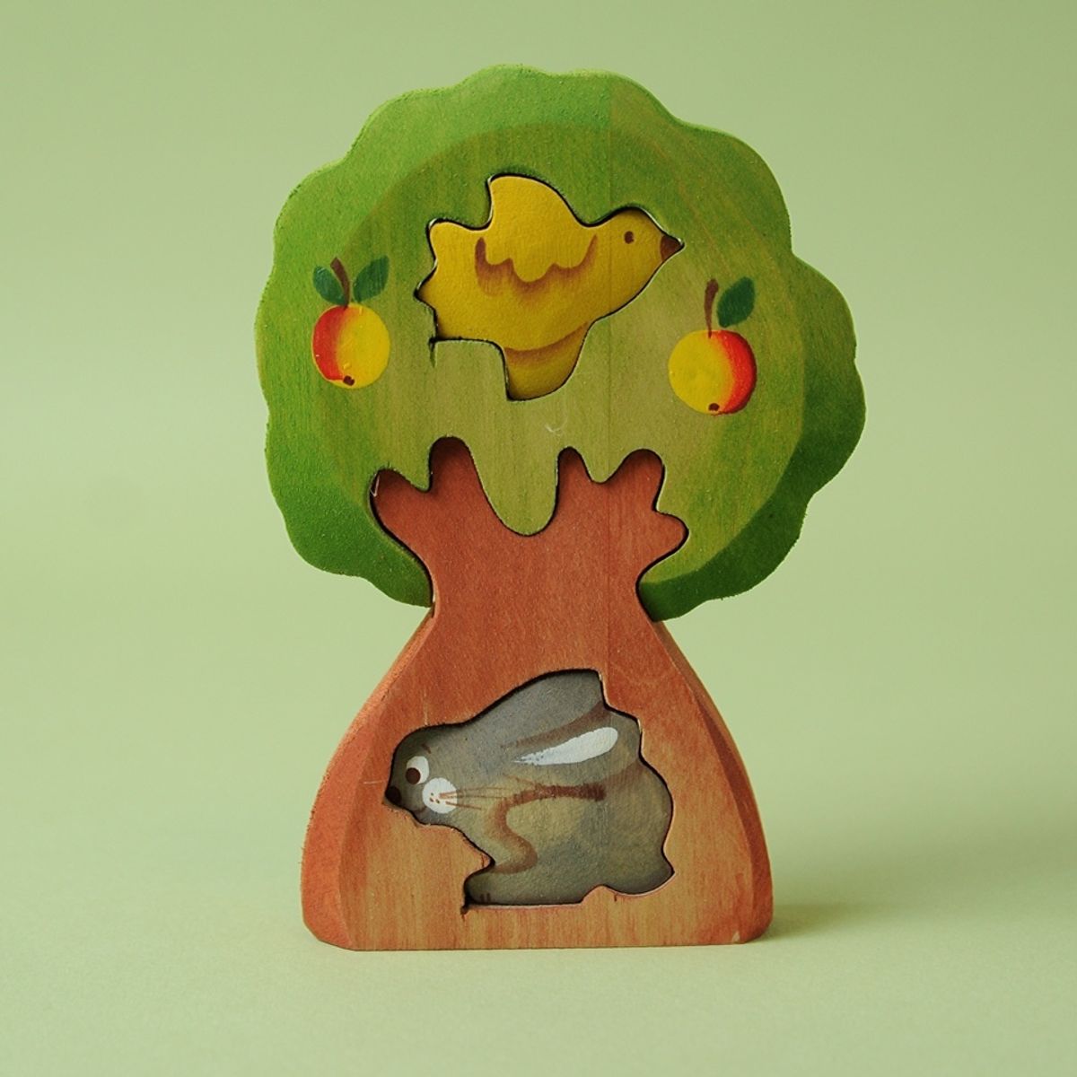 Заяц в дереве