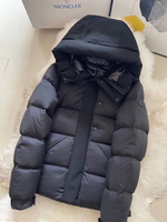 Пуховик Moncler