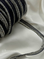 Кант на черной органзе со стразовым шнуром