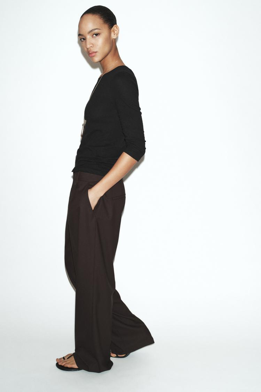 ZARA ФУТБОЛКА ИЗ ЛЬНА С ЭФФЕКТОМ ПОТЕРТОСТИ, ЧЕРНЫЙ