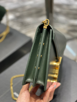 Saint Laurent Cassandra Medium 22 cm
