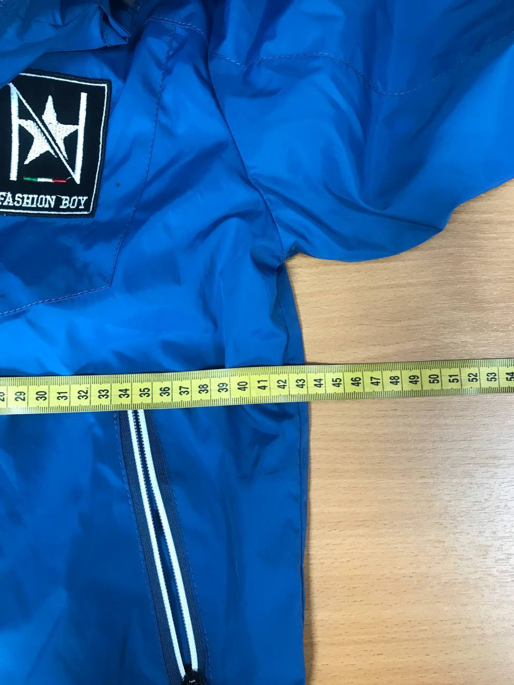 Куртка тонкая, визуально на 10/11 лет