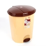 Ведро для мусора с педалью 18л (Эльфпласт) (Р)