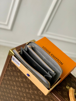 Louis Vuitton Zippy Wallet
