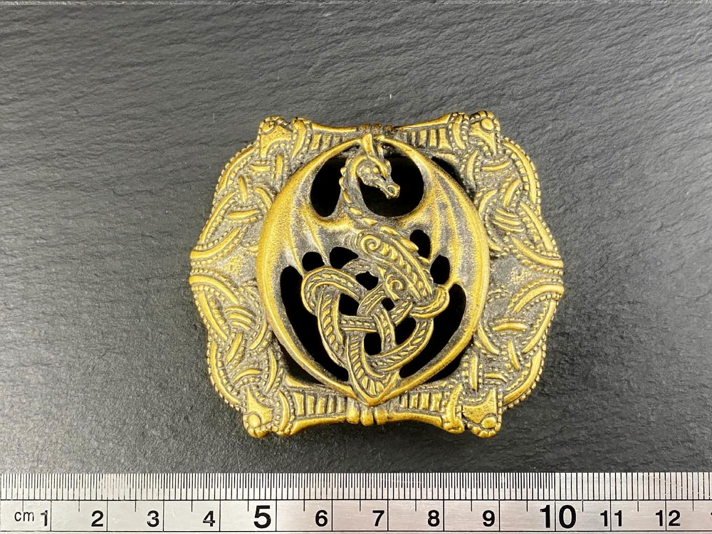 Пряжка с драконом