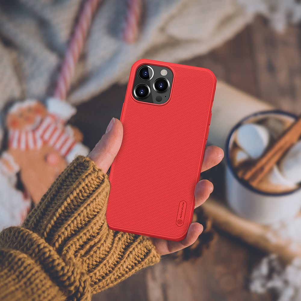 Чехол двухкомпонентный красного цвета от Nillkin для телефона iPhone 13 Pro, серия Super Frosted Shield Pro