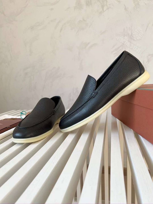 Лоферы Loro Piana Summer Walk с мехом