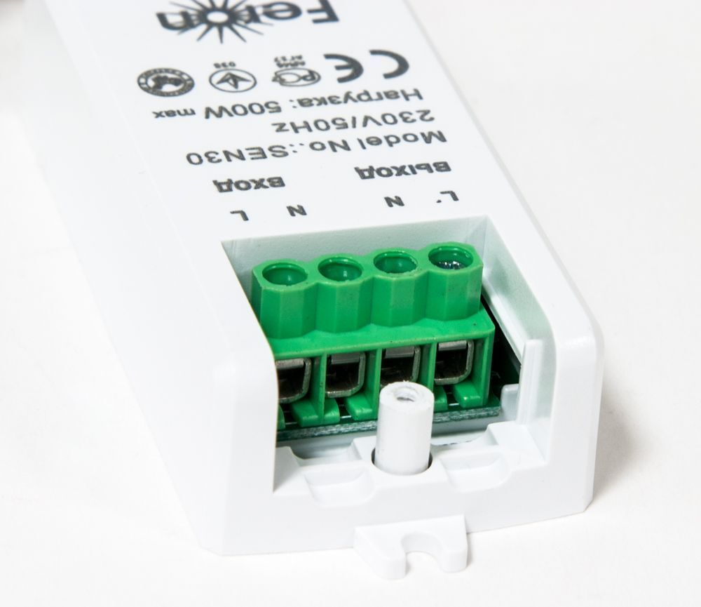 Датчик движения 230V 500W 5-8см 30° белый с 1.5м кабелем SEN30