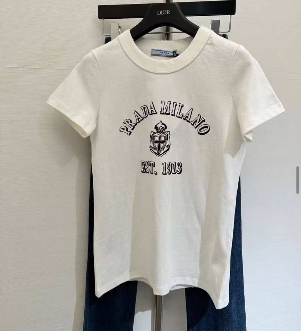 Футболка Prada