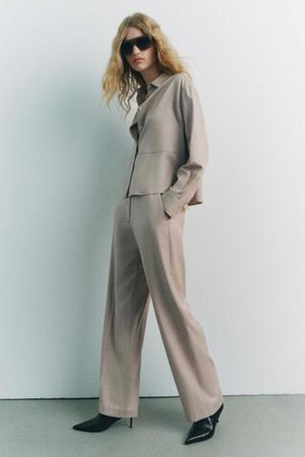 ZARA РУБАШКА СТРУЯЩЕГОСЯ КРОЯ С РЕЛЬЕФНОЙ СТРОЧКОЙ, ПЕСОЧНЫЙ