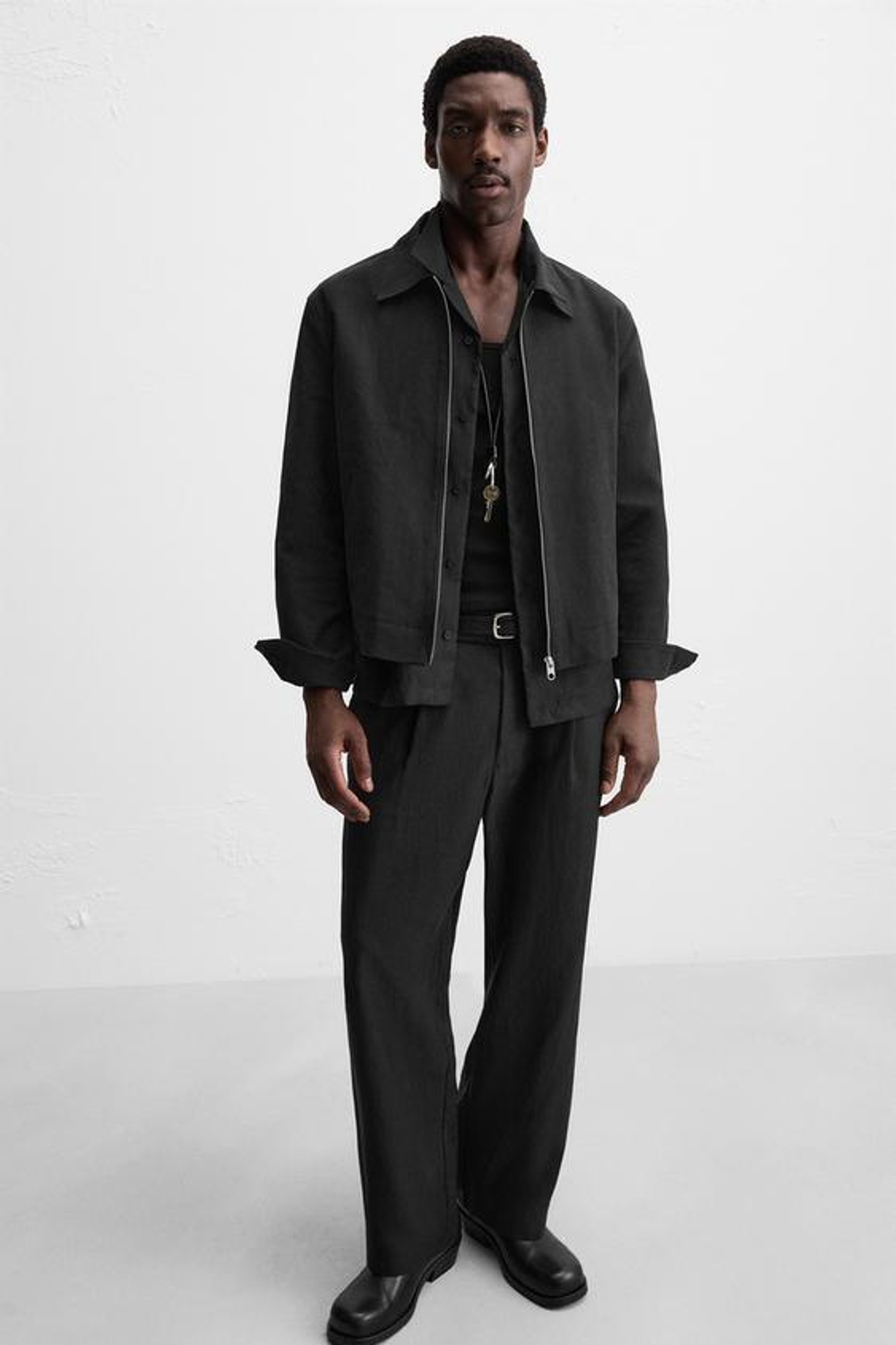 ZARA СТРУЯЩИЕСЯ БРЮКИ RELAXED FIT, ЧЕРНЫЙ