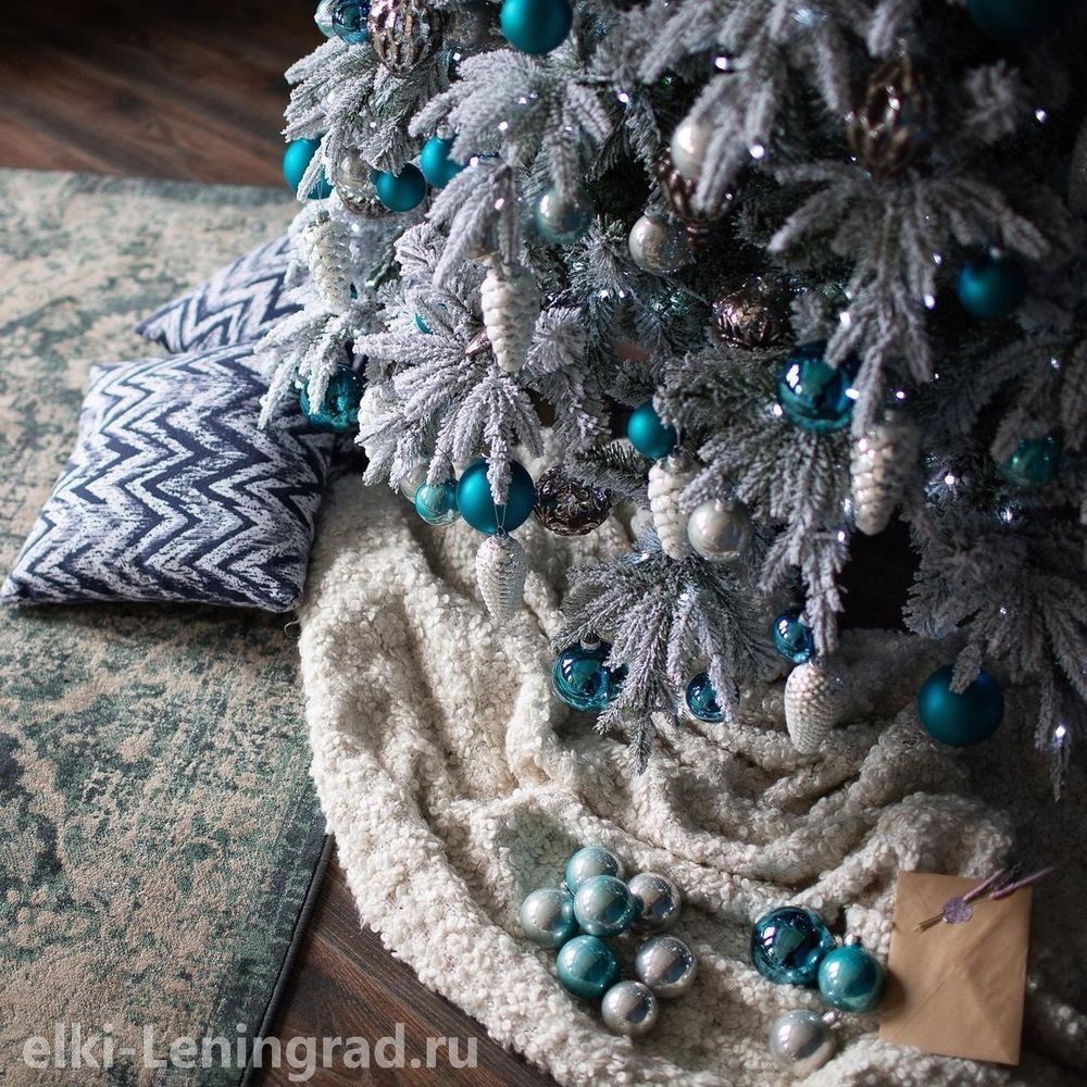 Заснеженная ель с гирляндой «Форесто» теплый свет (Литая+пвх) от 1.2 до 2.4 м