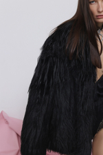 Шуба из эко-меха страуса черная