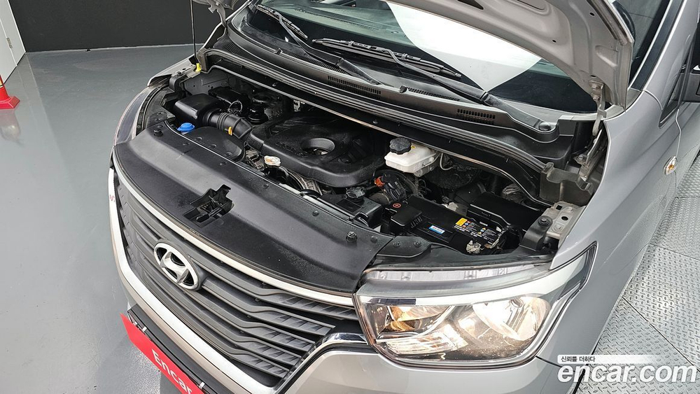 Hyundai The New Grand Starex Van 3-х местный (06.2020)