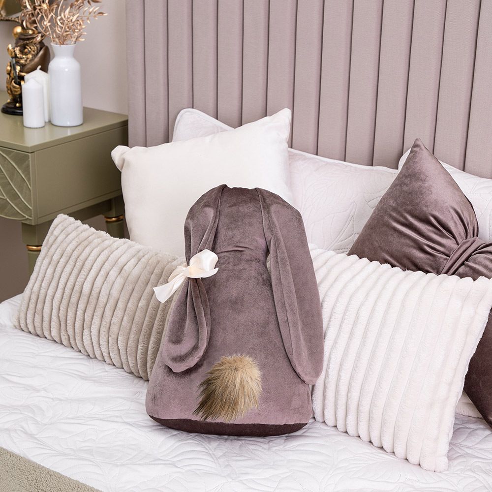 Подушка декоративная Кролик Мия Вельвет Кофе