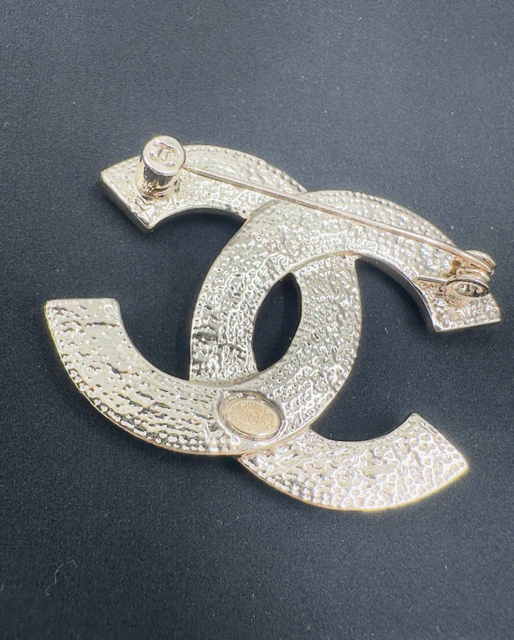Брошь CHANEL