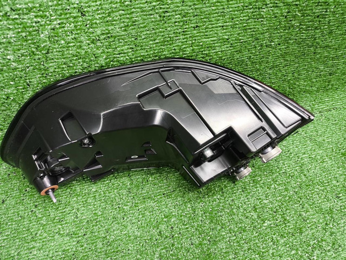 Фонарь левый внешний BMW X5 G05 (2023-н.в.)