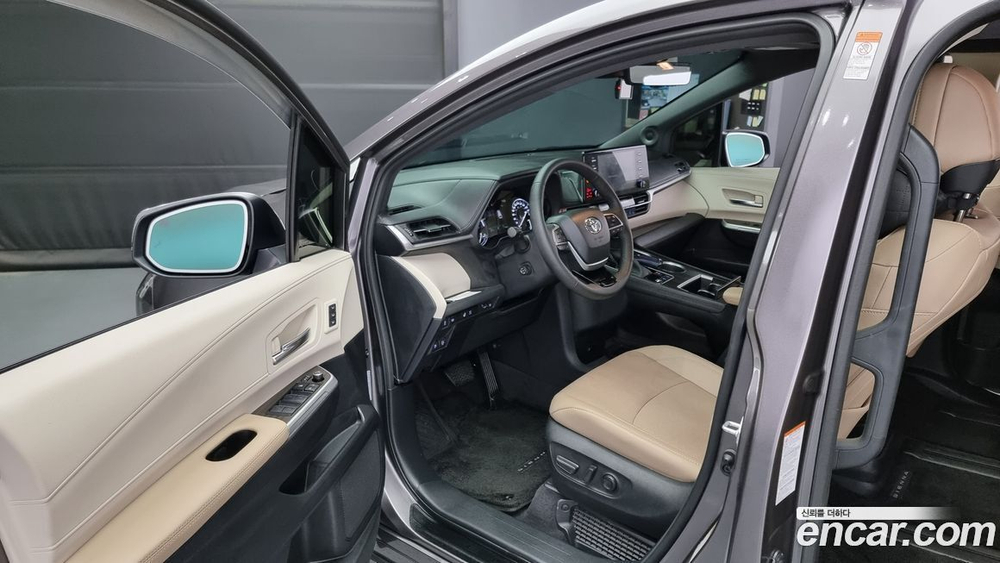 Toyota Sienna 4 Generation 2.5 Hybrid AWD (12.2023)