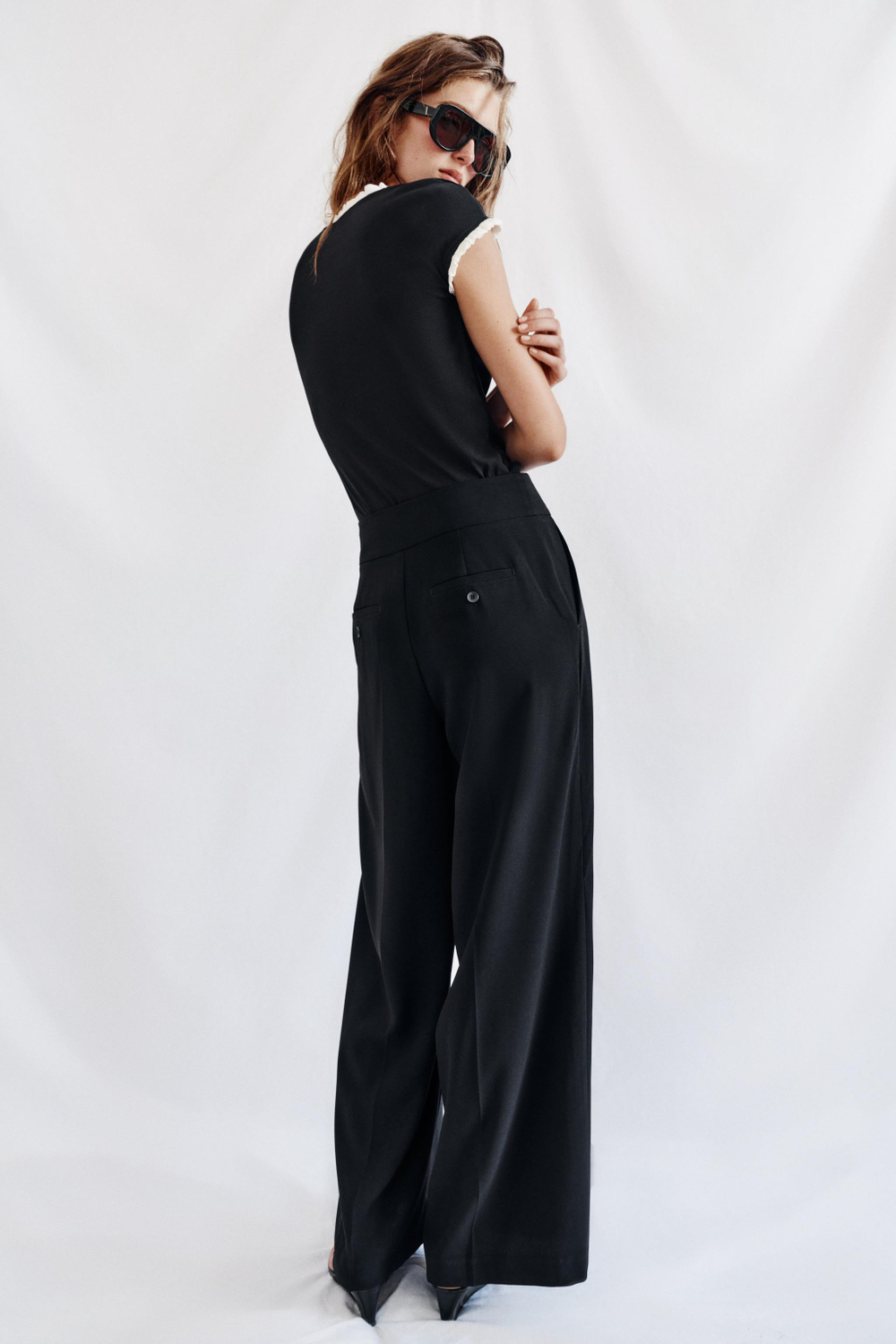 ZARA ТОП С ОКАНТОВКОЙ И ПУГОВИЦАМИ, ЧЕРНЫЙ