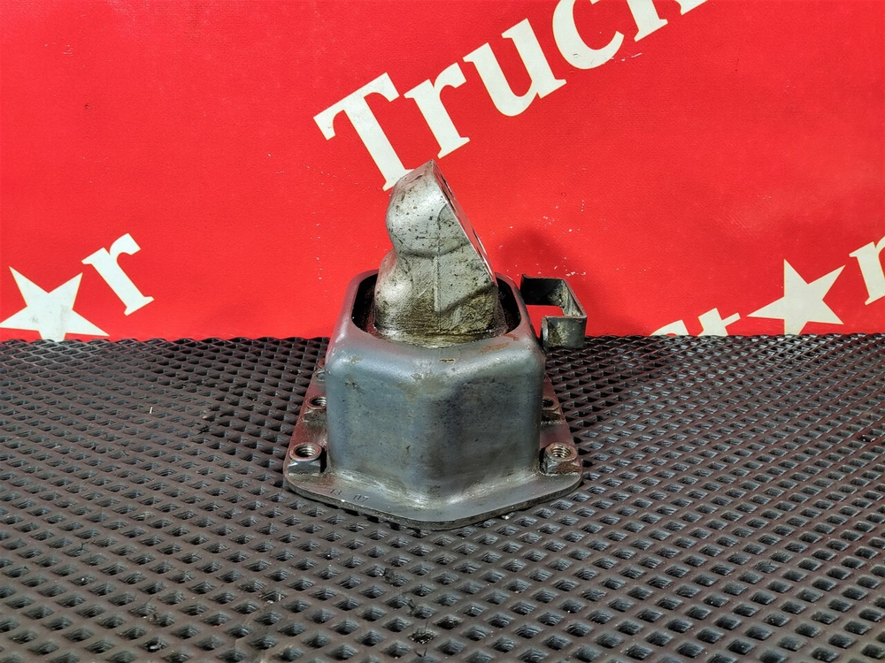 Подушка двигателя задняя