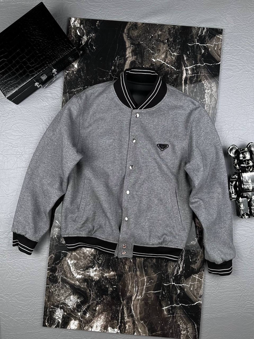 Двухсторонний бомбер Prada