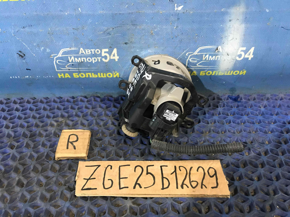 Туманка правая TOYOTA WISH 2012-2017