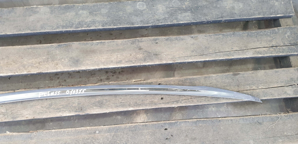 Молдинг крышки багажника Mercedes E-Class (W213) 16-20 Б/У Оригинал A2137570000