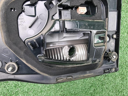 Фонарь левый внутренний Land Cruiser 200 (15-21)