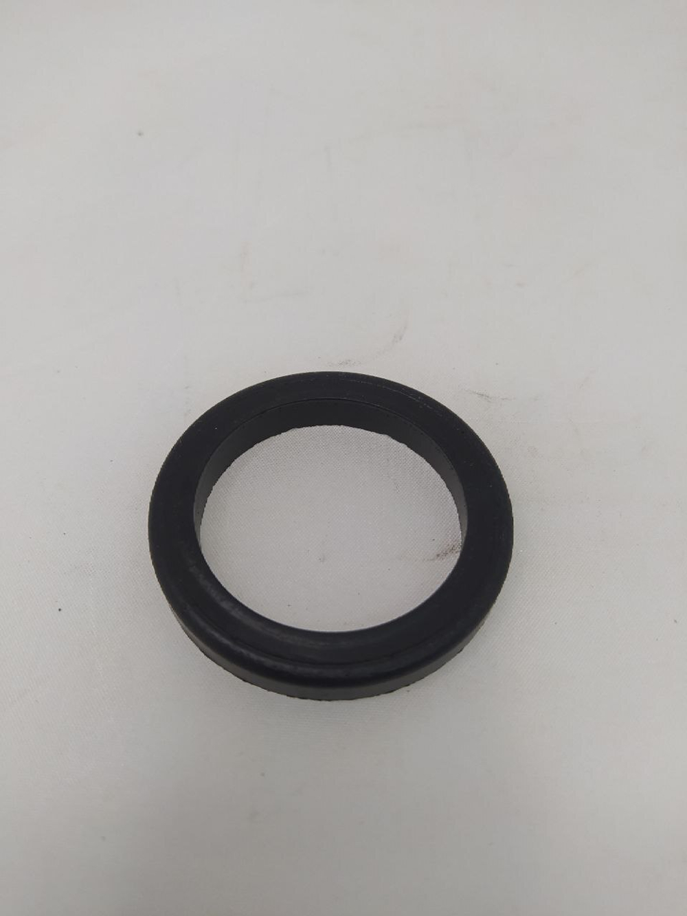 Прокладка крышки маслозаливной горловины 90430 -37140 TOYOTA Avensis