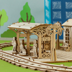 Деревянный конструктор "Железнодорожный вокзал" / Сборный деревянный набор. 365 деталей. Купить деревянный конструктор.