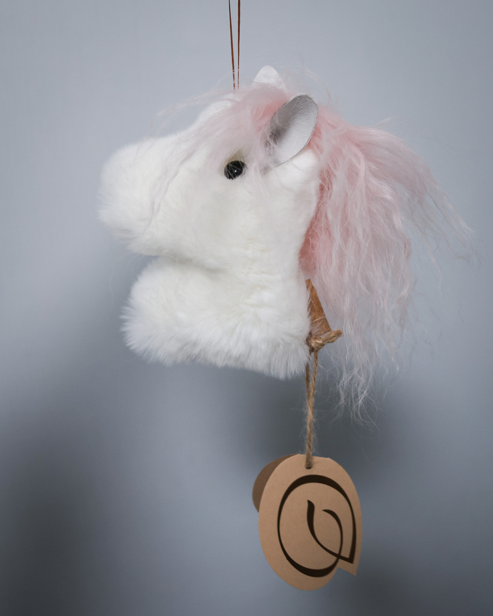 Мини-лошадка Плюшка (белая)